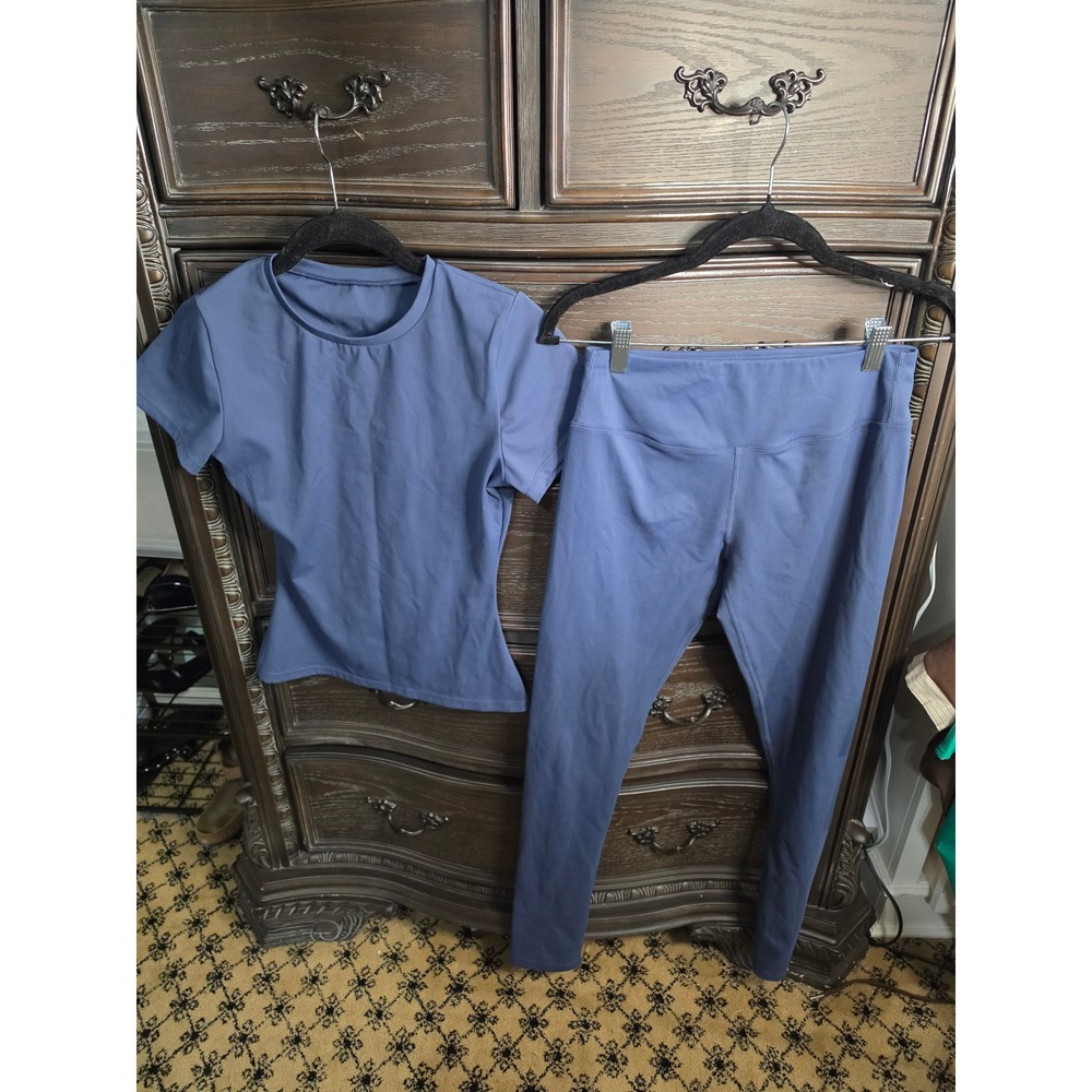 Activewear Set Short Sleeve Top and High Rise Leggings Blue Medium